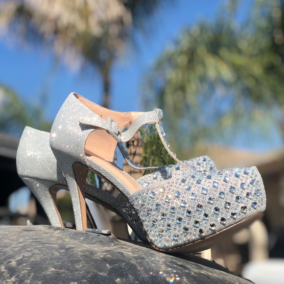 De Blossom Collection Shoes - {De Blossom Collection} Sexy Silver Pin-Up Heels